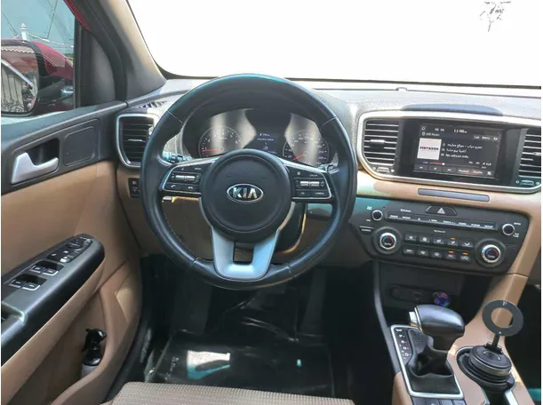 Car image 18