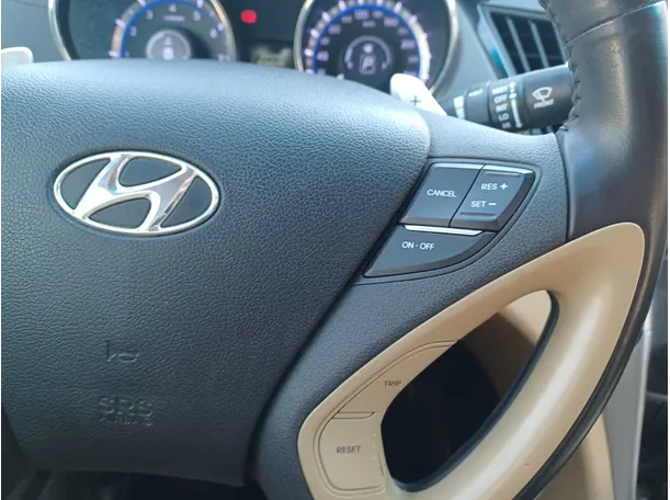 Car image 22