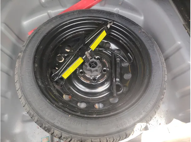 Car image 27