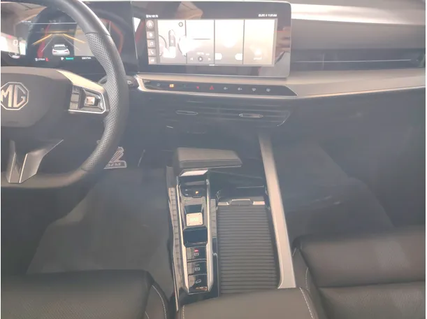 Car image 23