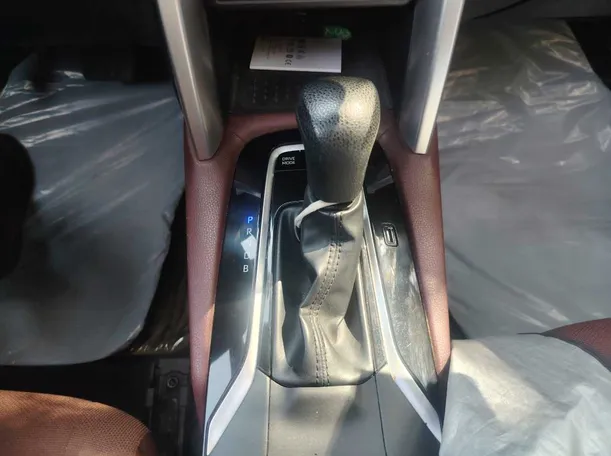 Car image 18
