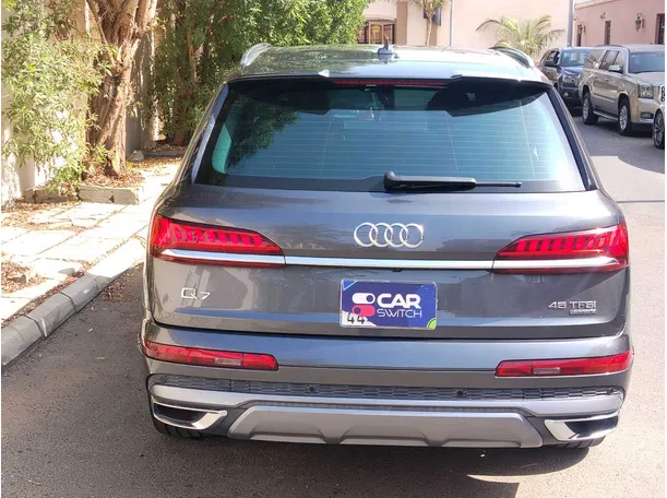 Car image 6