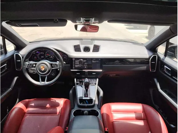 Car image 19