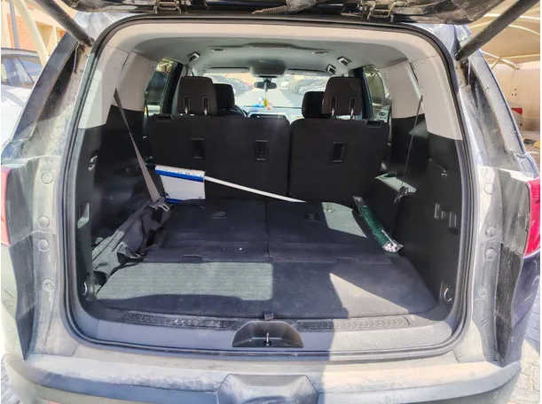 Car image 25