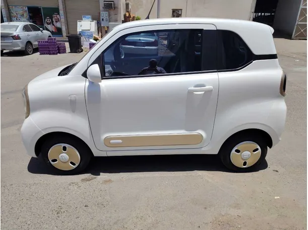 Car image 8
