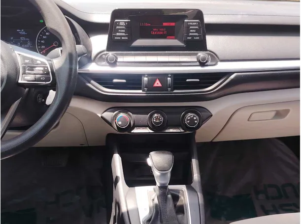 Car image 19