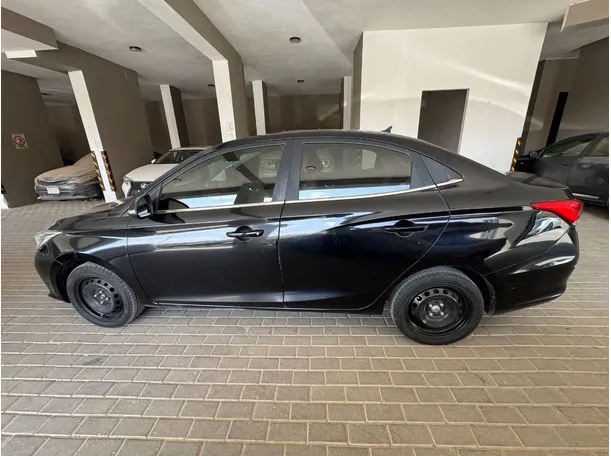 Car image 8