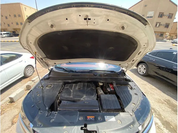 Car image 26