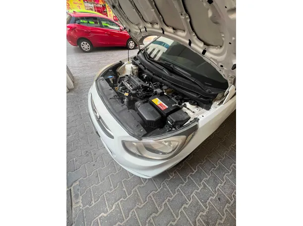 Car image 13