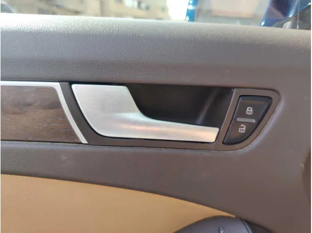 Car image 29
