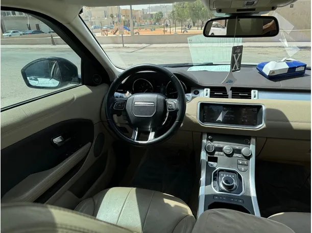 Car image 19