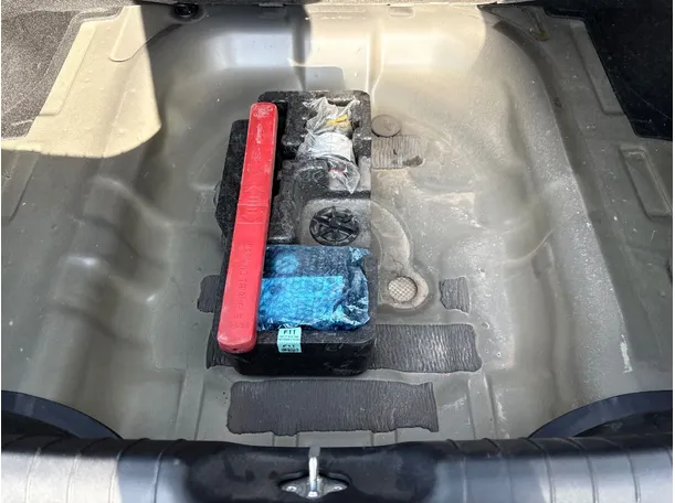 Car image 30