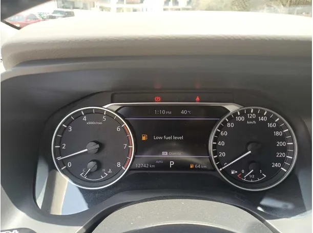 Car image 18