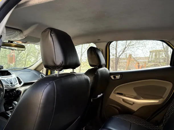 Car image 17