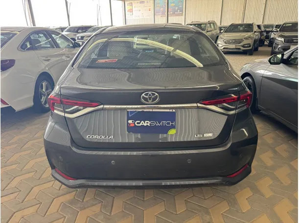Car image 5