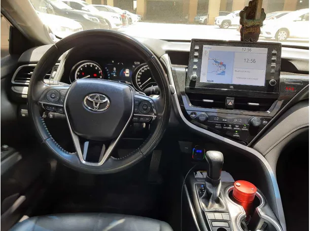 Car image 15