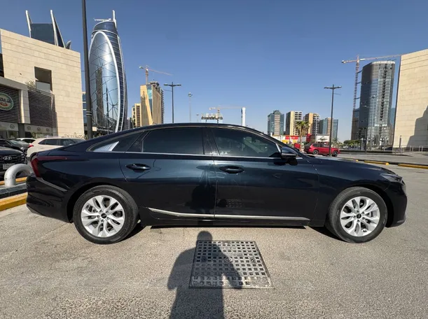 Car image 4