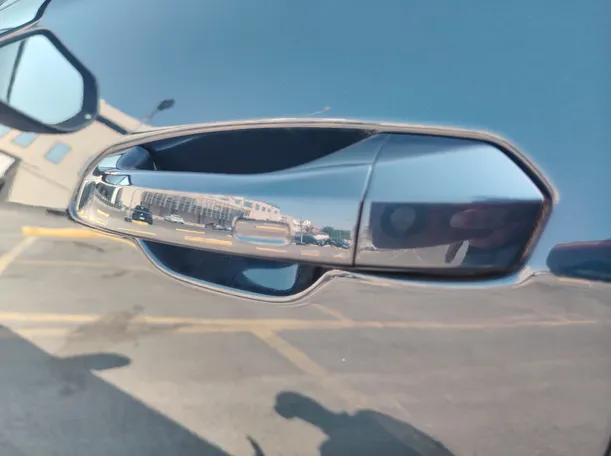 Car image 26