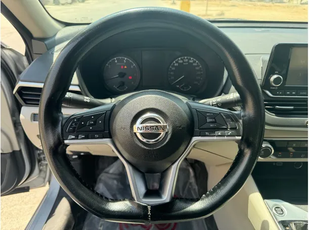 Car image 20