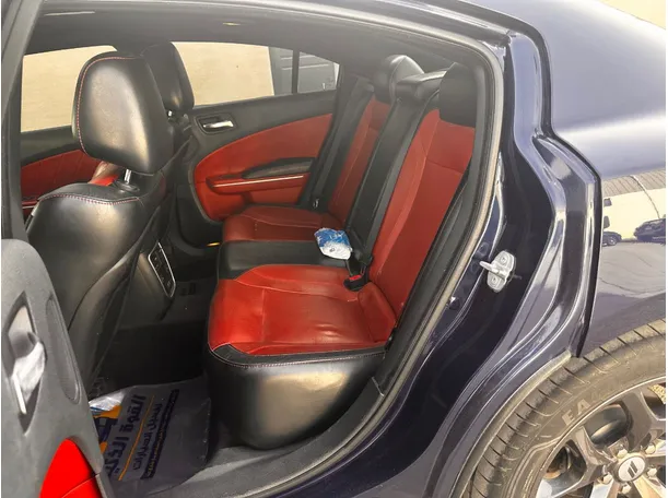 Car image 14