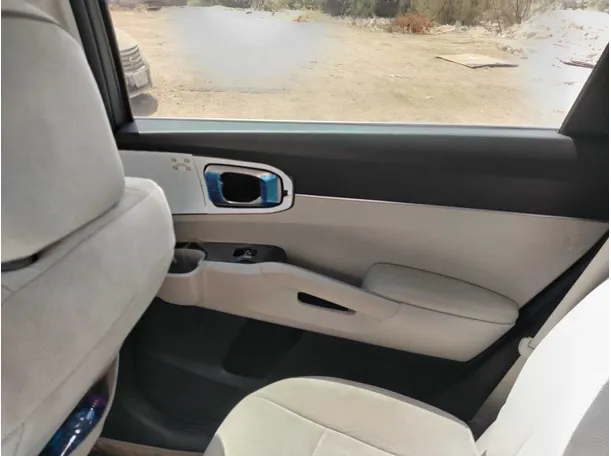 Car image 38
