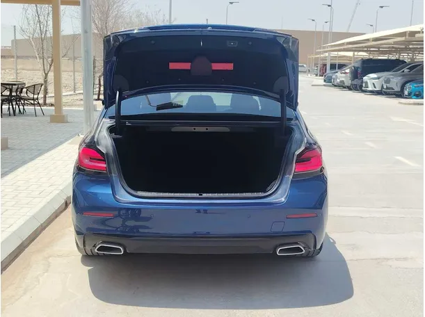 Car image 26