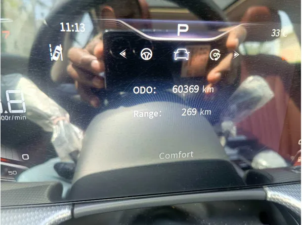 Car image 26