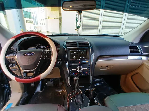 Car image 15