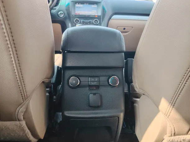 Car image 32