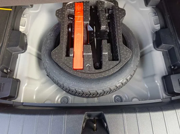 Car image 39