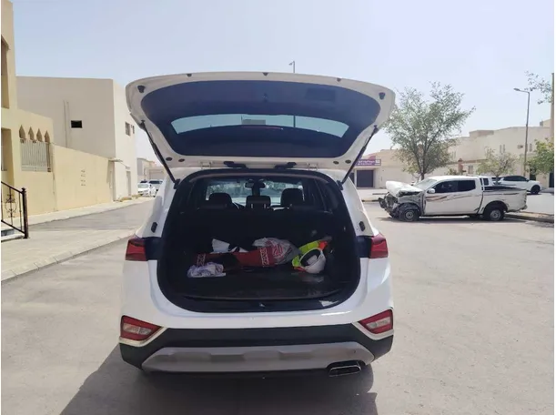 Car image 24