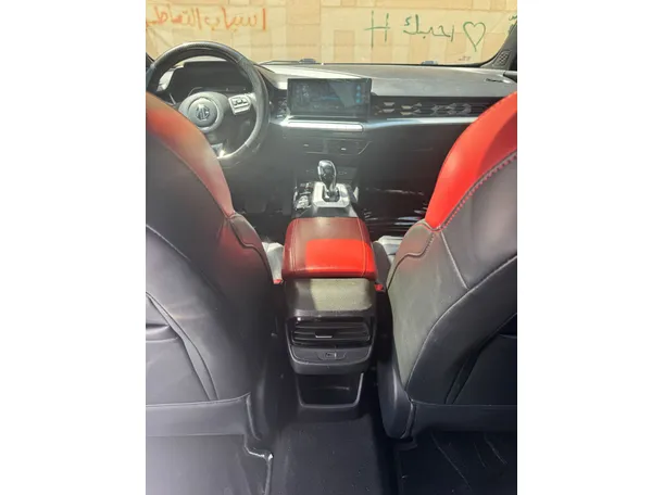 Car image 20