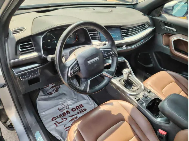 Car image 13