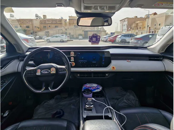 Car image 16