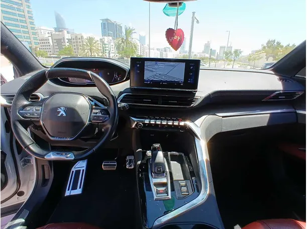 Car image 16