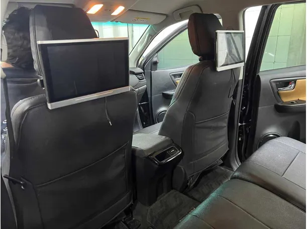 Car image 25