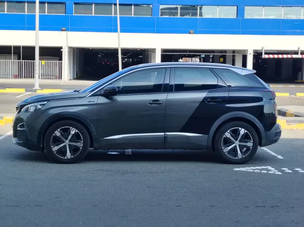 Car image 8