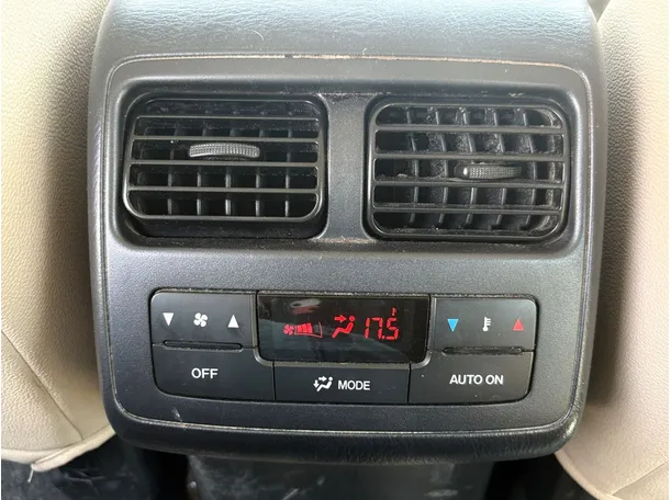 Car image 29