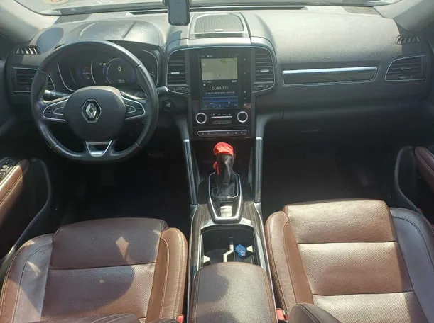 Car image 15