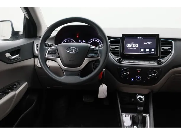 Car image 15