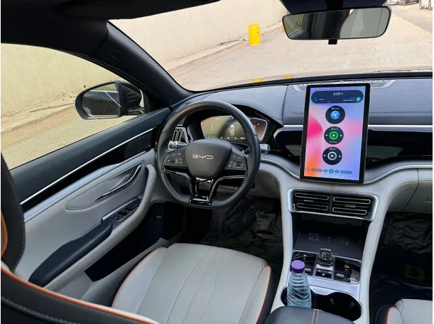 Car image 23