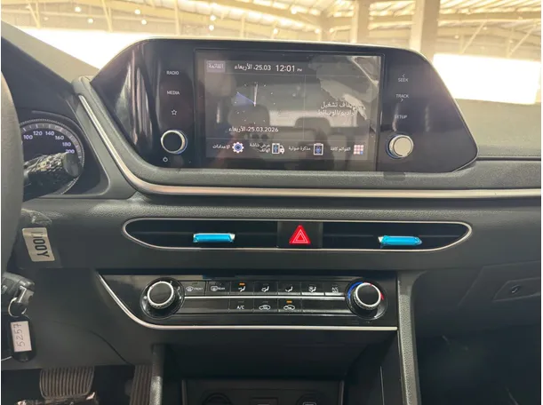 Car image 15