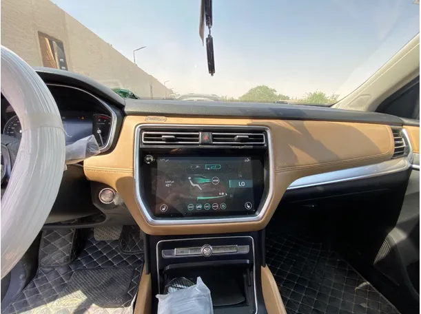 Car image 16