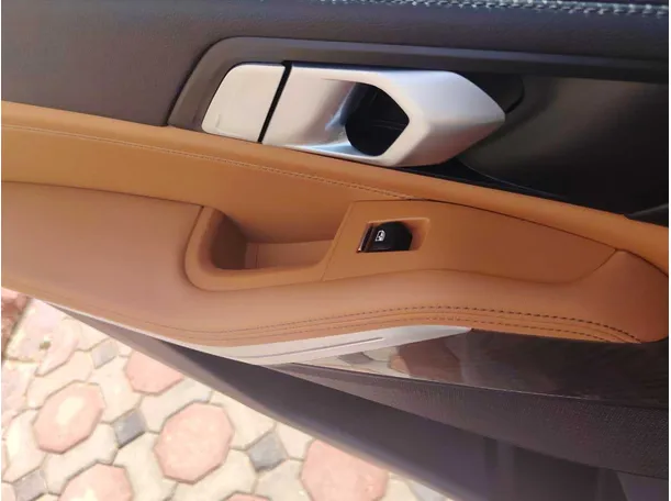 Car image 36