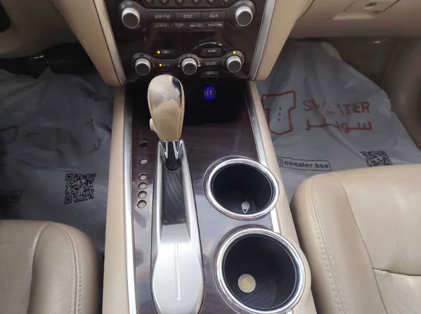 Car image 24