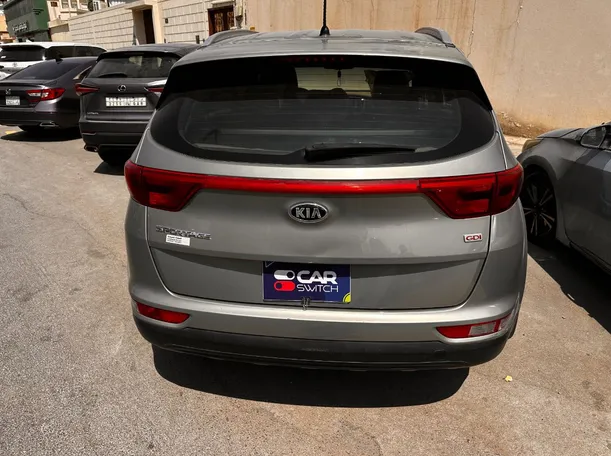 Car image 5