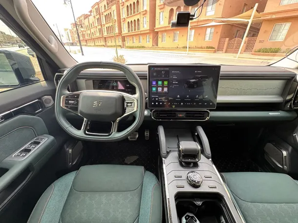 Car image 18