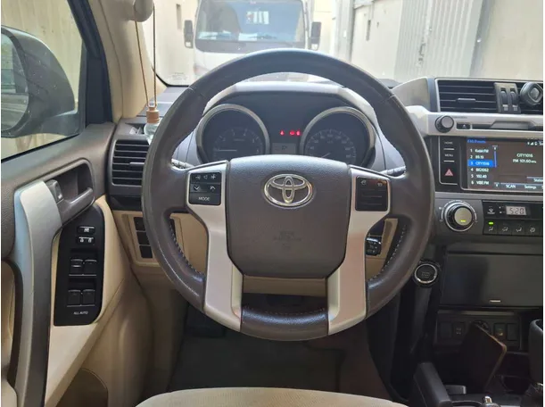 Car image 10