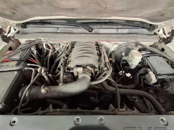 Car image 19