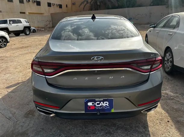Car image 6